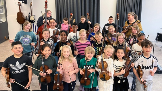 På Sønderlandsskolen har eleverne indtil nu haft mulighed for at spille på violin, trompet og kontrabas. Efter sommerferien bliver der udvidet med klarinet, obo, tværfløjte, cello og basun.