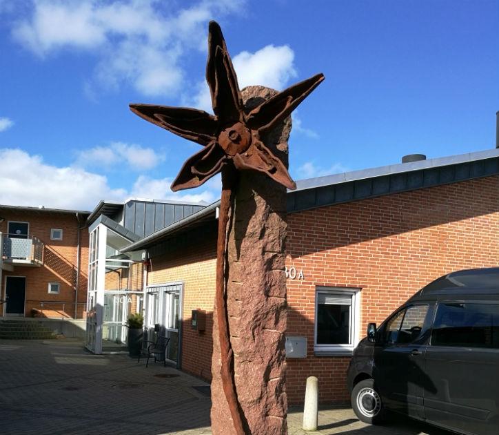 Billede af Erik Heide-skulptur