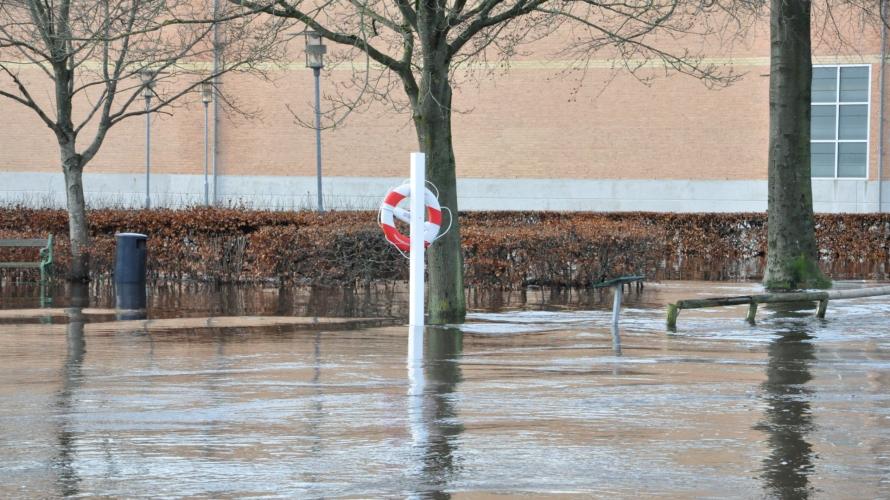 Oversvømmet p-plads ved Kvickly i Holstebro