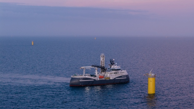De 100 meter lange fundamenter er nu på plads. Opførelsen af en ny servicebygning i Thorsminde Havn forventes afsluttet inden udgangen af 2025.