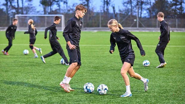 Billedtekst: I 2024 var der 18 registrerede fodboldklubber og 3.740 registrerede fodboldspillere i Holstebro Kommune. Foto fra Holstebro Elitesport, fotograf Ole Mortensen.