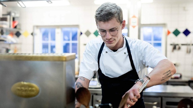 Billedtekst: Andreas Bjerring er én af dommerne og tidligere vinder af European Young Chef Award.  