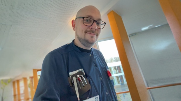 Foto: Martin er glad for, at han skiftede branche og tog uddannelsen til social- og sundhedshjælper.