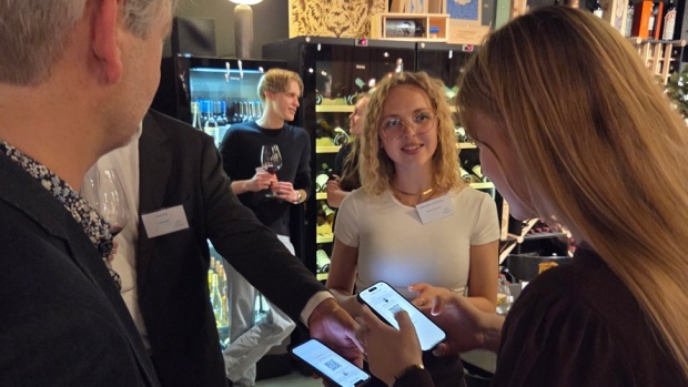 De studerende fra Aarhus Universitet og repræsentanter fra de lokale virksomheder fik udvekslet LinkedIn kontakter i stor stil